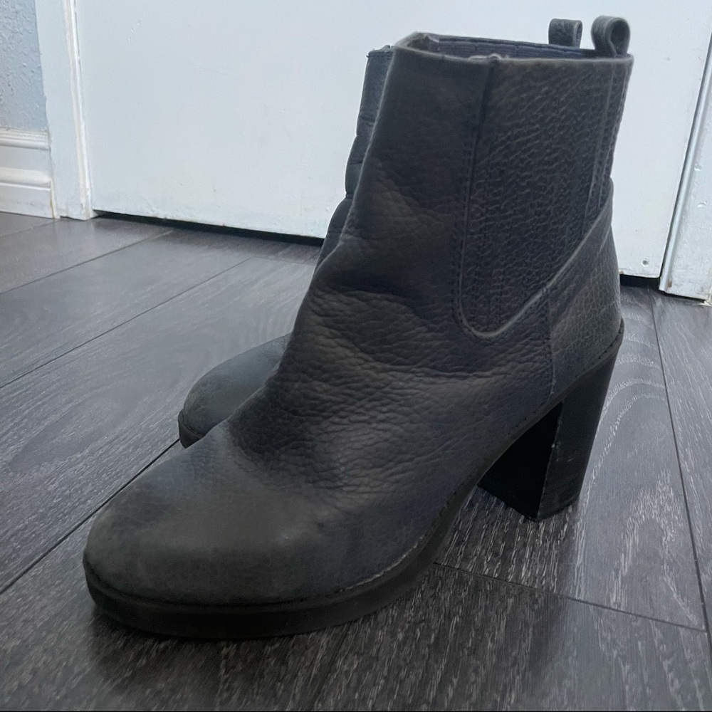 Dark blue leather boot